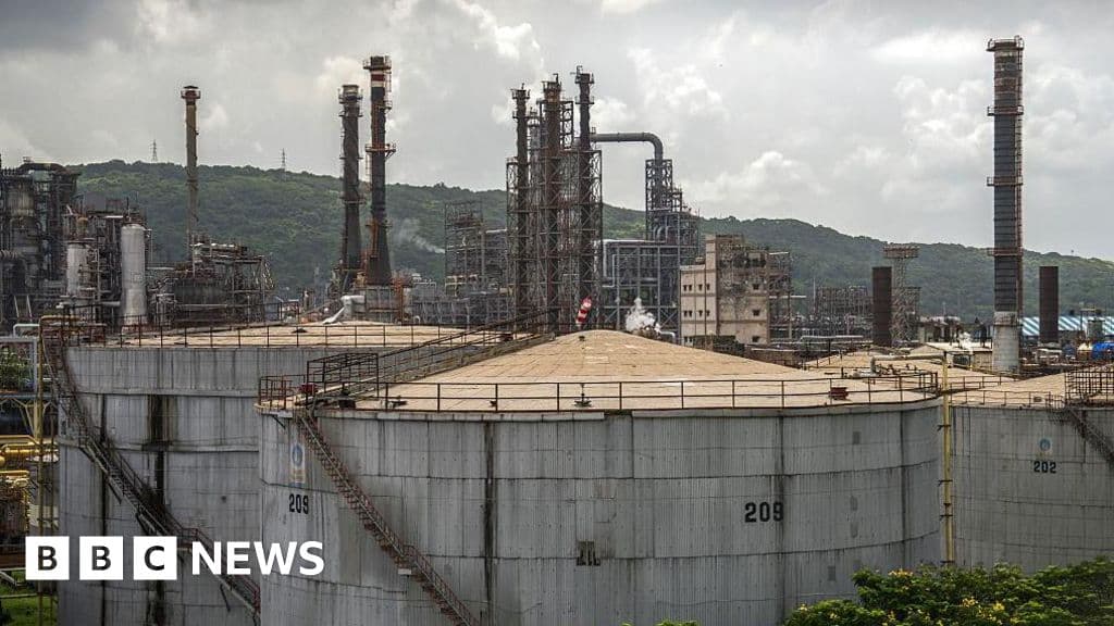 US Eases Russian Oil Sanctions Amid Escalating Iran Conflict