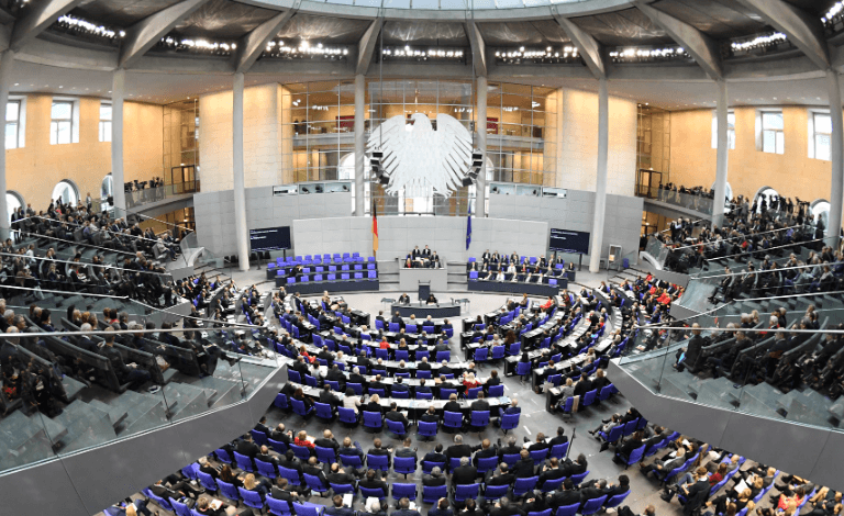 Germany Votes to Quiz 18-Year-Olds on War Duty as Russian Threat Looms