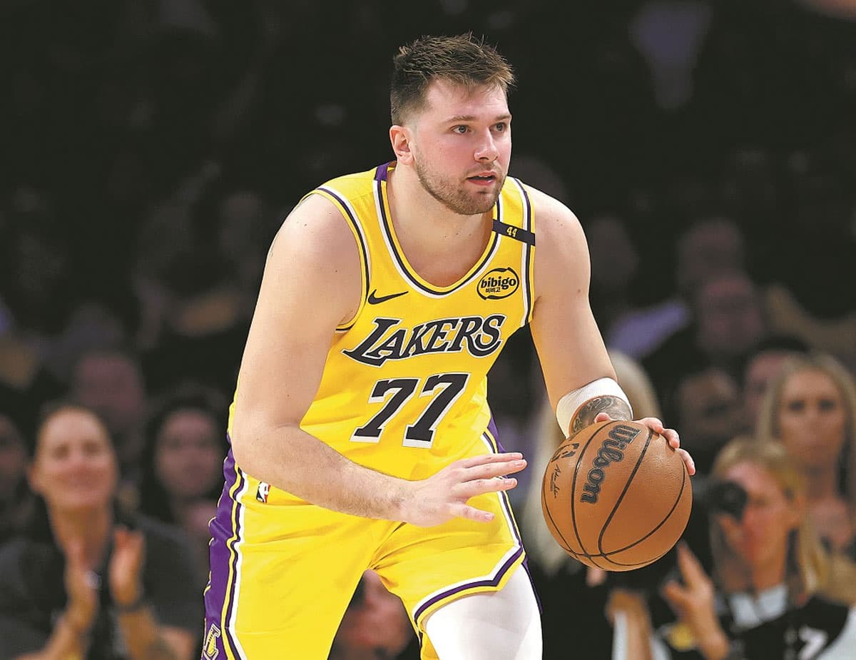 Dončić, Antetokounmpo Command Early Lead in NBA All-Star Voting