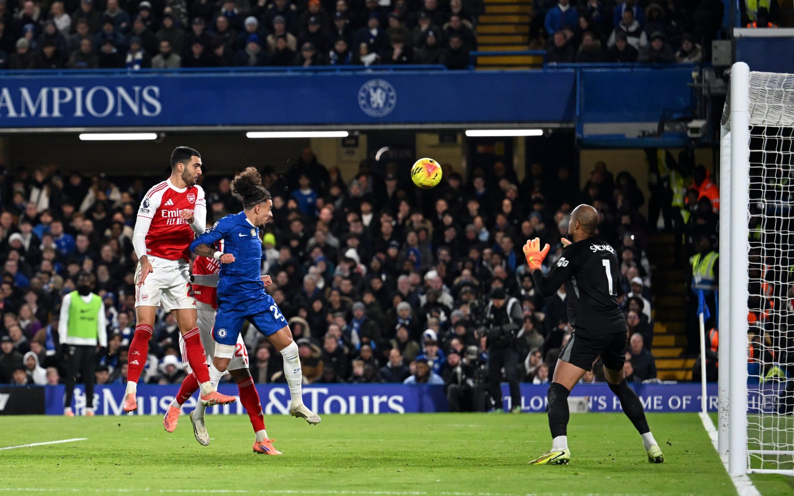 Ten-Man Chelsea Stall Gunners' Title Charge in Fiery Derby
