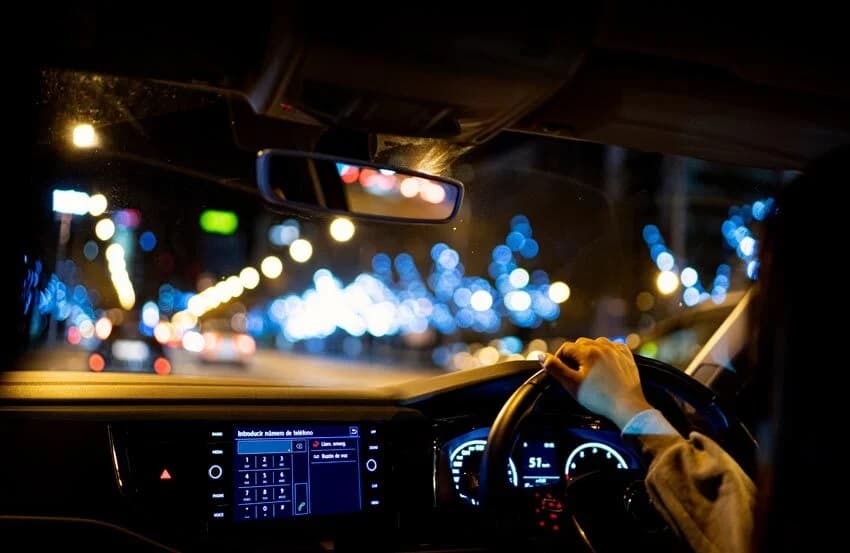 Driving in the Dark: Essential Tips for Staying Safe on the Road at Night and in Bad Weather