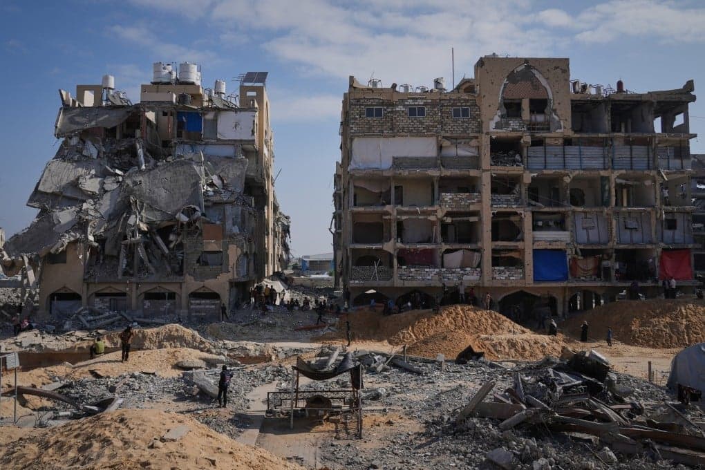 Gaza Ceasefire Under Strain as Strikes Resume Amid Violation Claims