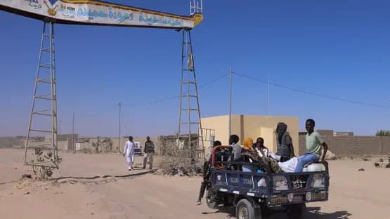 Chad shuts border with Sudan in bid to stop conflict spreading