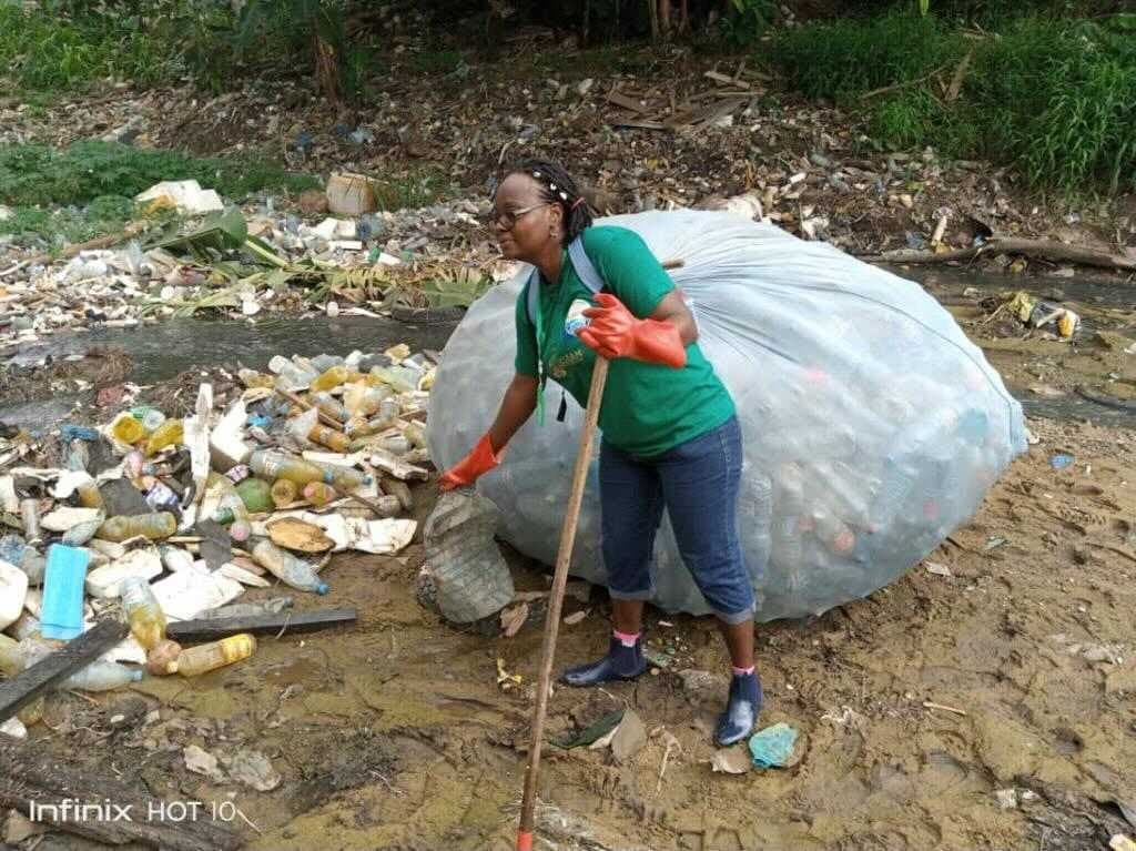 Maragua Chokes on Toxic Fumes and Raw Sewage