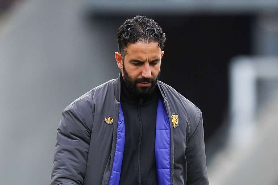 Amorim Defends Tactics Amidst Manchester United's Premier League Struggles