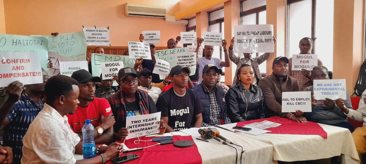 Schools on Edge as Teacher Interns Reject New Contracts