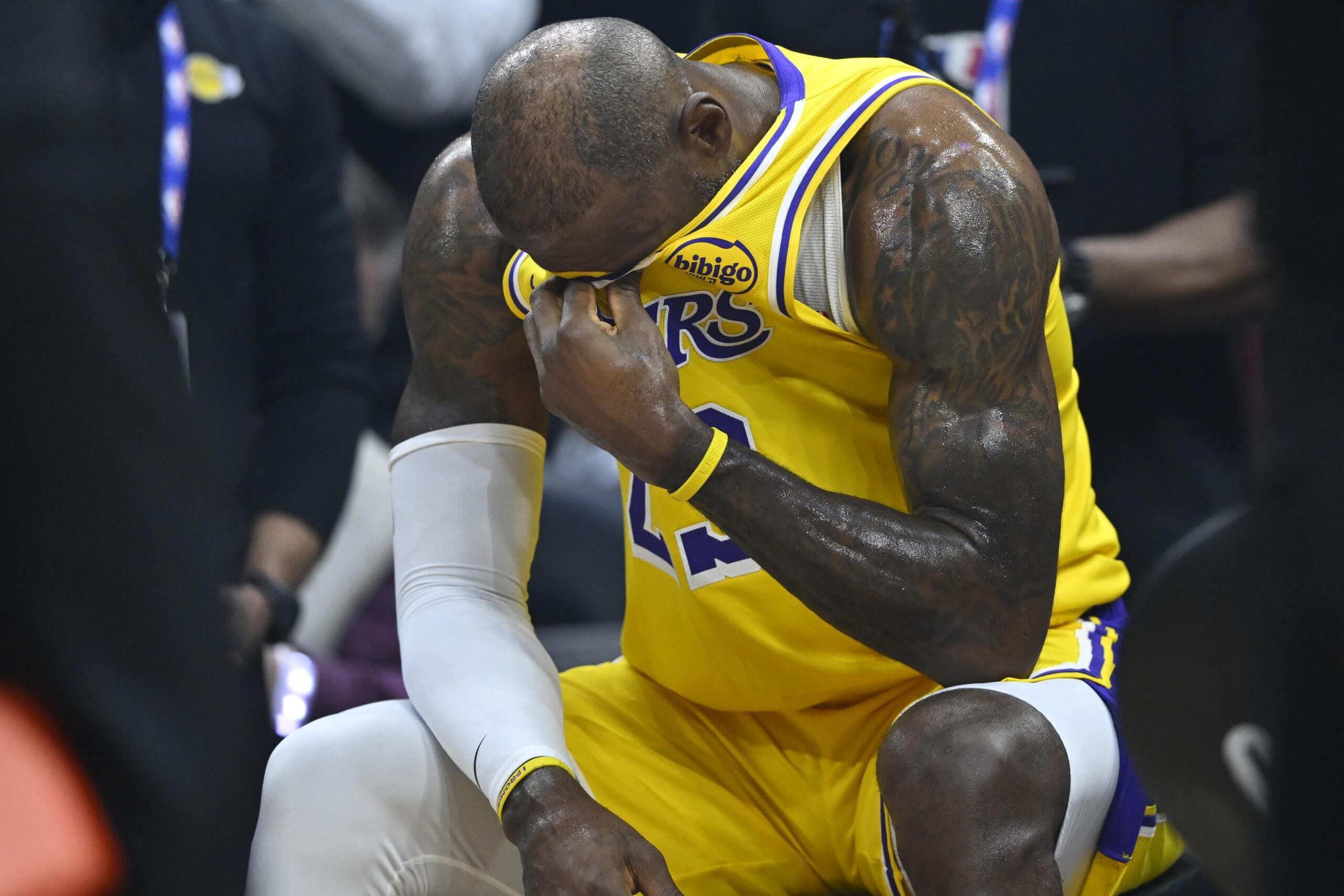 LeBron in Tears During Possible Final Farewell to Cleveland