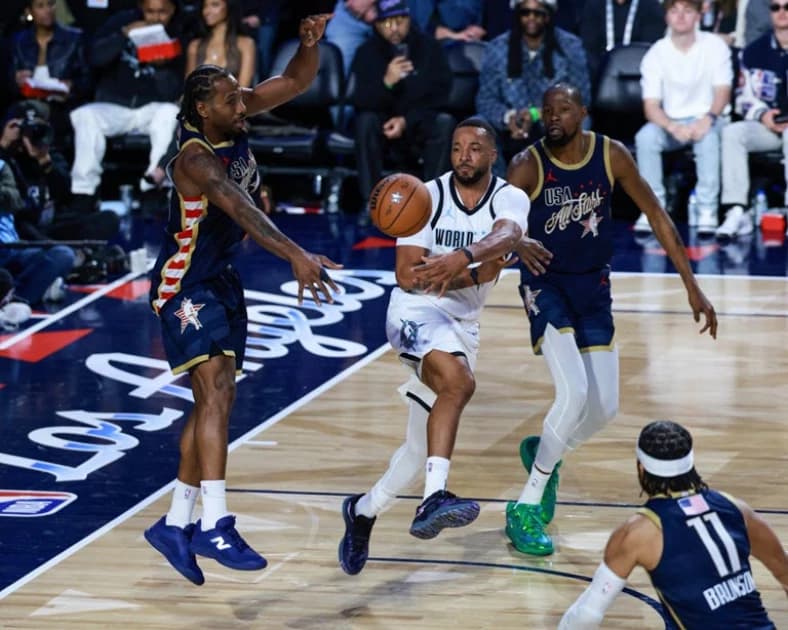 Young USA Stars Beat Stripes in NBA All-Star Tourney Final