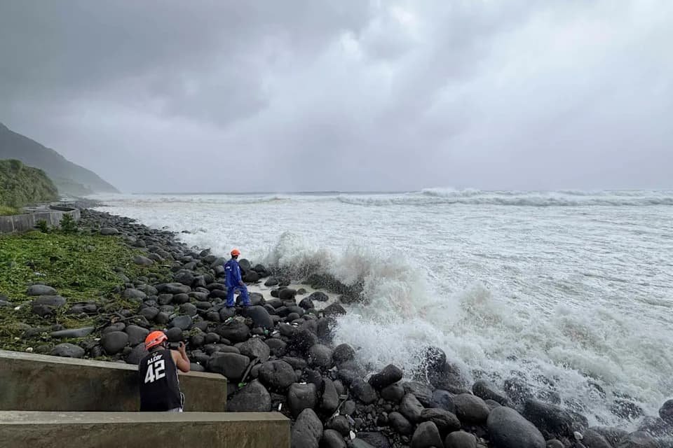 Thousands Evacuated as Super Typhoon Ragasa Strikes Northern Philippines