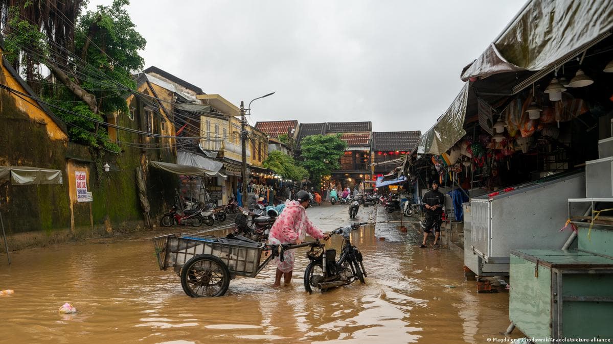 Vietnam Floods Kill 41, Threaten Global Coffee Supply