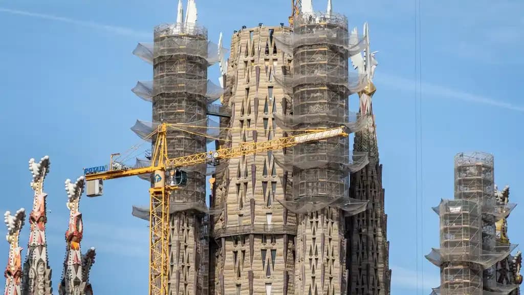 Sagrada Familia Becomes World's Tallest Church