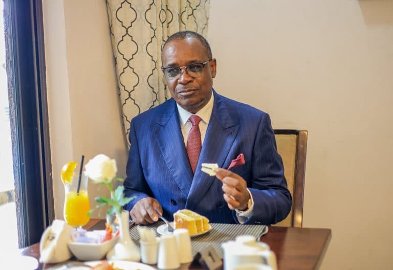 Kidero Delivers Uhuru's Condolence Message at Dalmas Otieno's Funeral