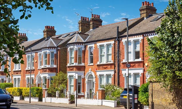 UK Rents Consume 44% of Wages Amid Housing Crisis