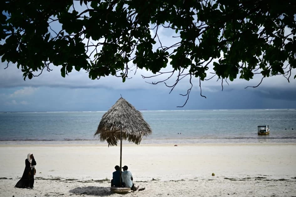 Kenya Unveils Plan to Privatize Prime Beaches and Islands