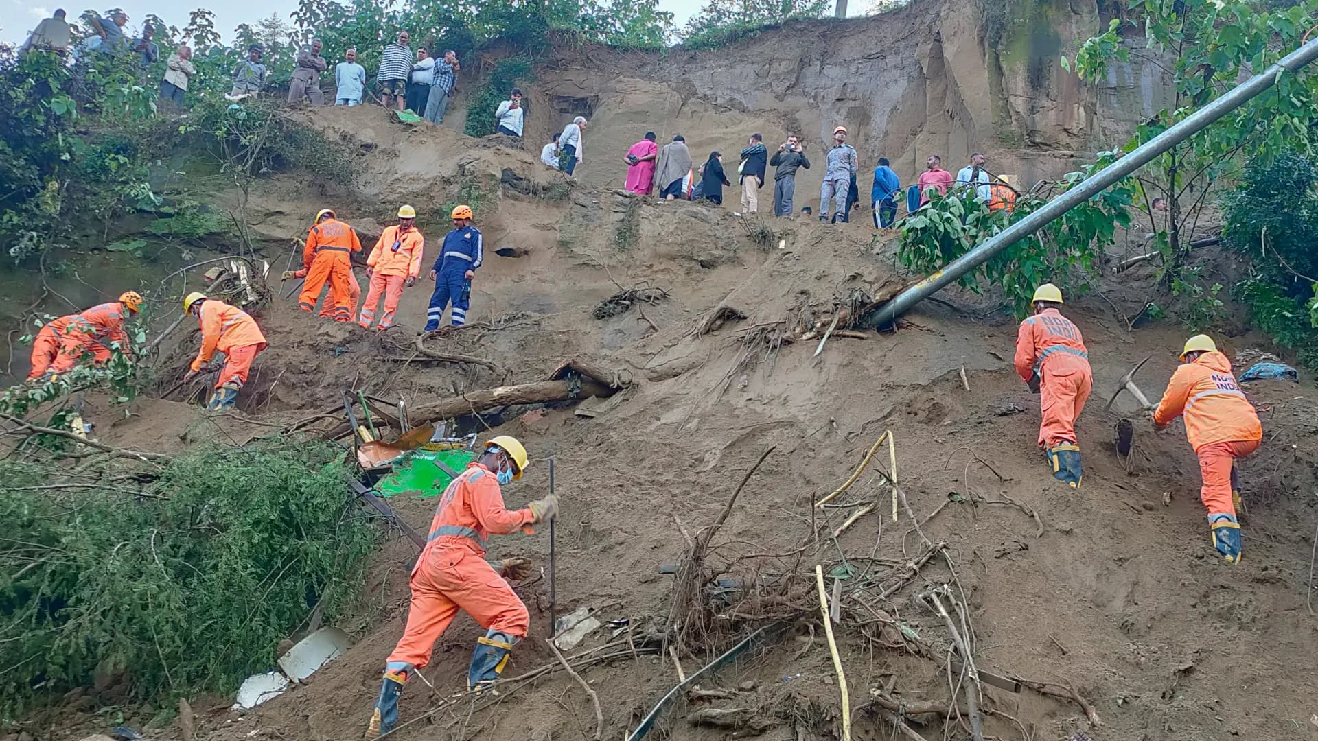 Landslide Buries Bus in India, Killing at Least 15