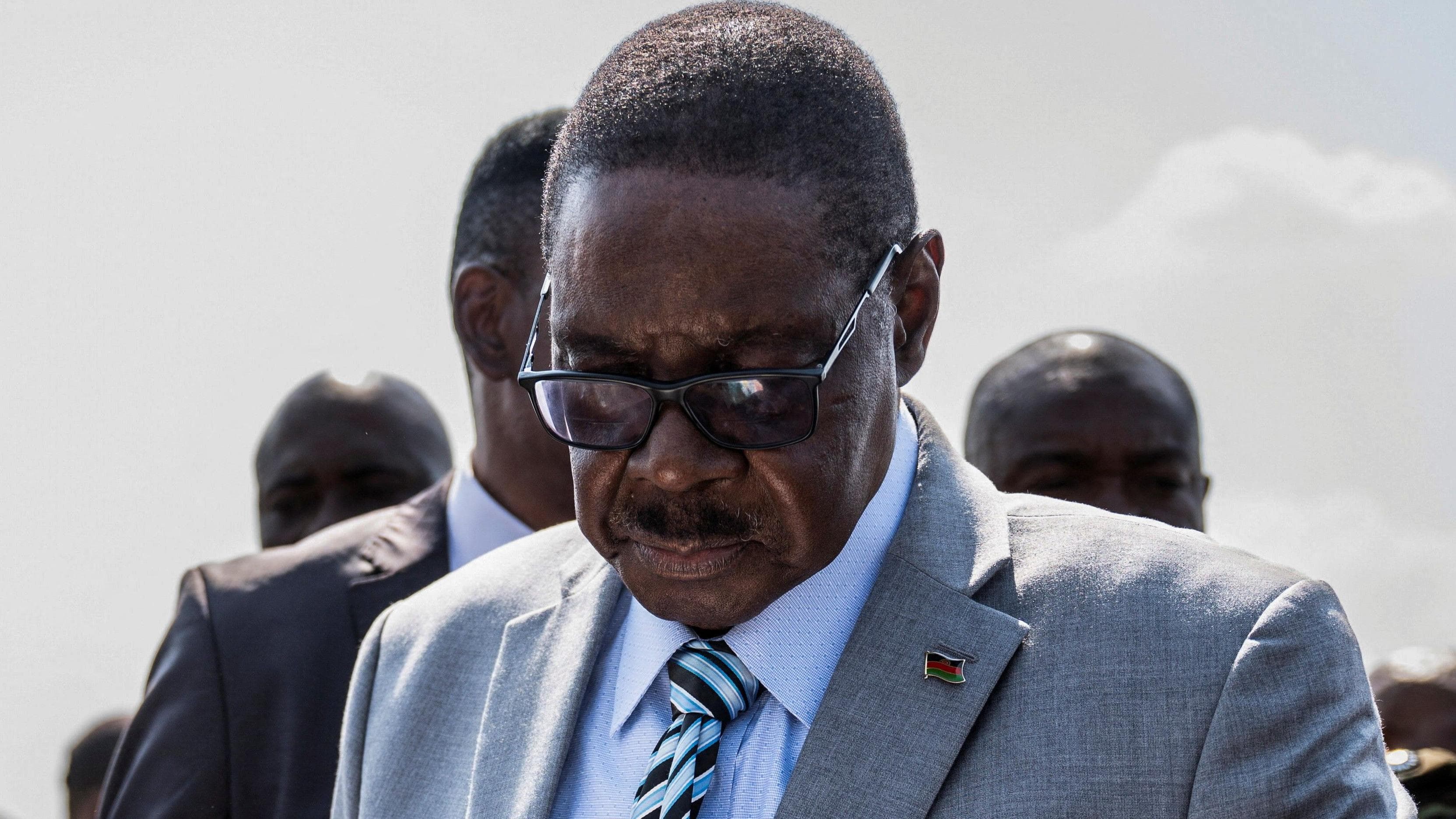 Malawi ex-president takes clear lead in vote-count, results show