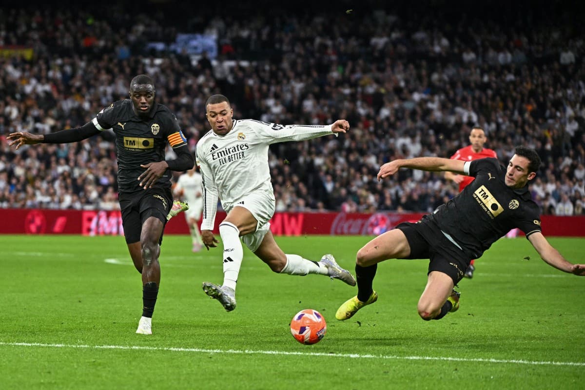 Royal Command: Madrid Suffocates Valencia to Keep Title Hopes Alive