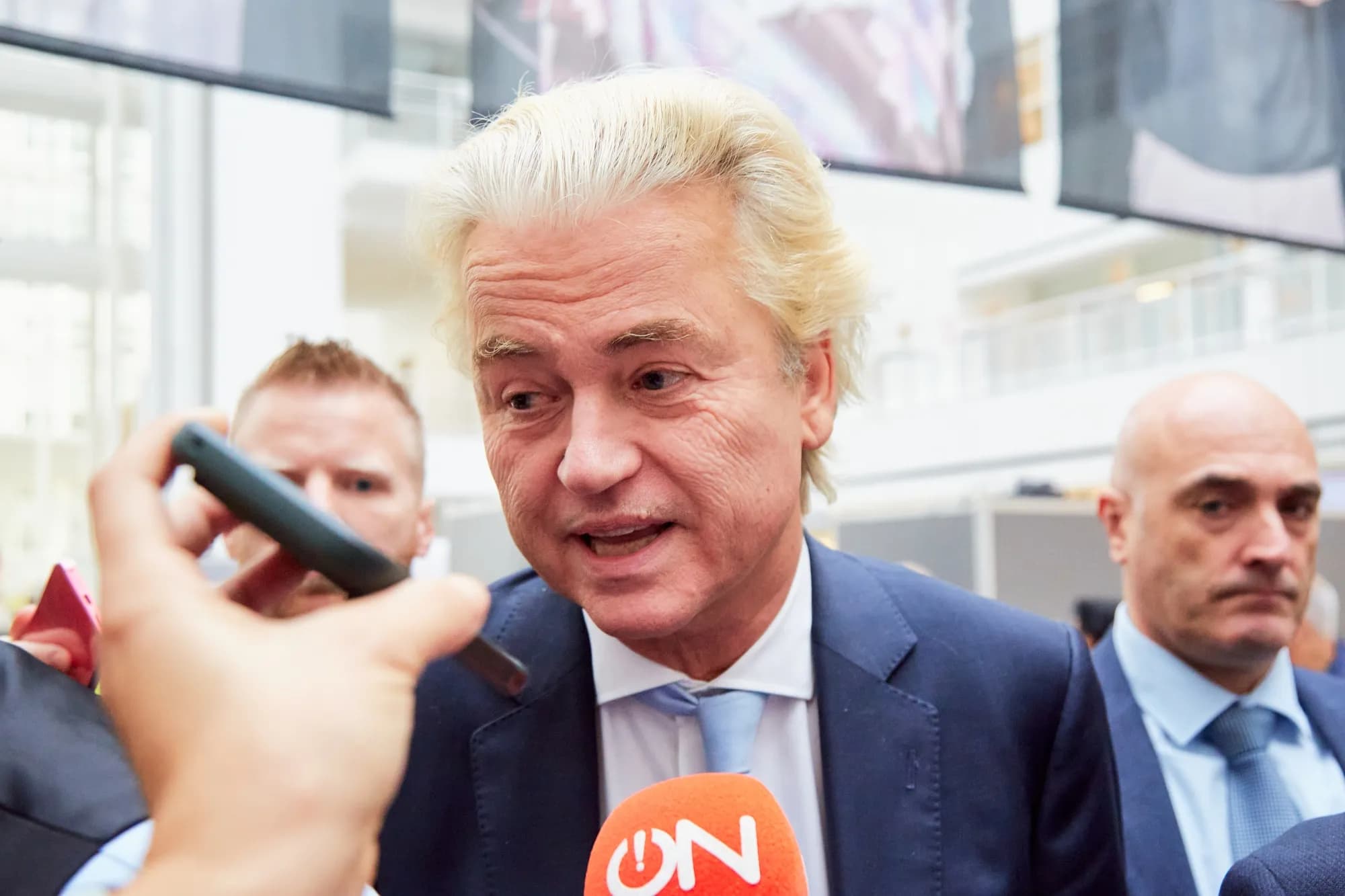 Dutch Election Upended as Centrist D66 Surges, Sidelining Far-Right