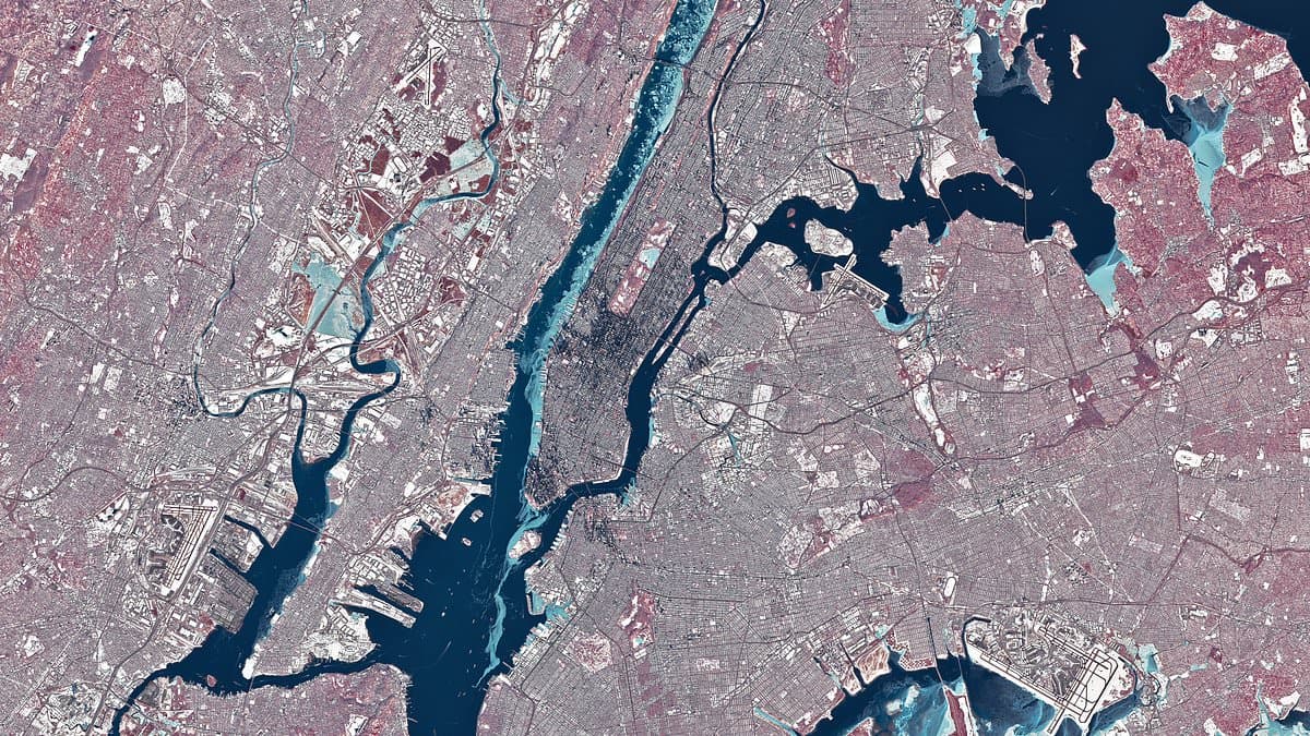 Arctic Grip: Satellite Imagery Reveals Hudson River’s Frozen Heart