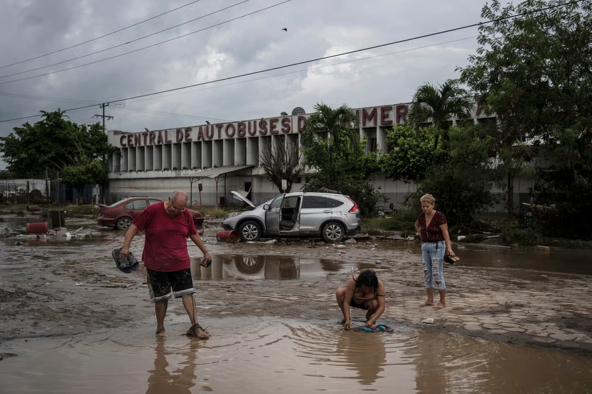 Mexico Floods: Death Toll Rises to 64, Oil Residue Complicates Cleanup