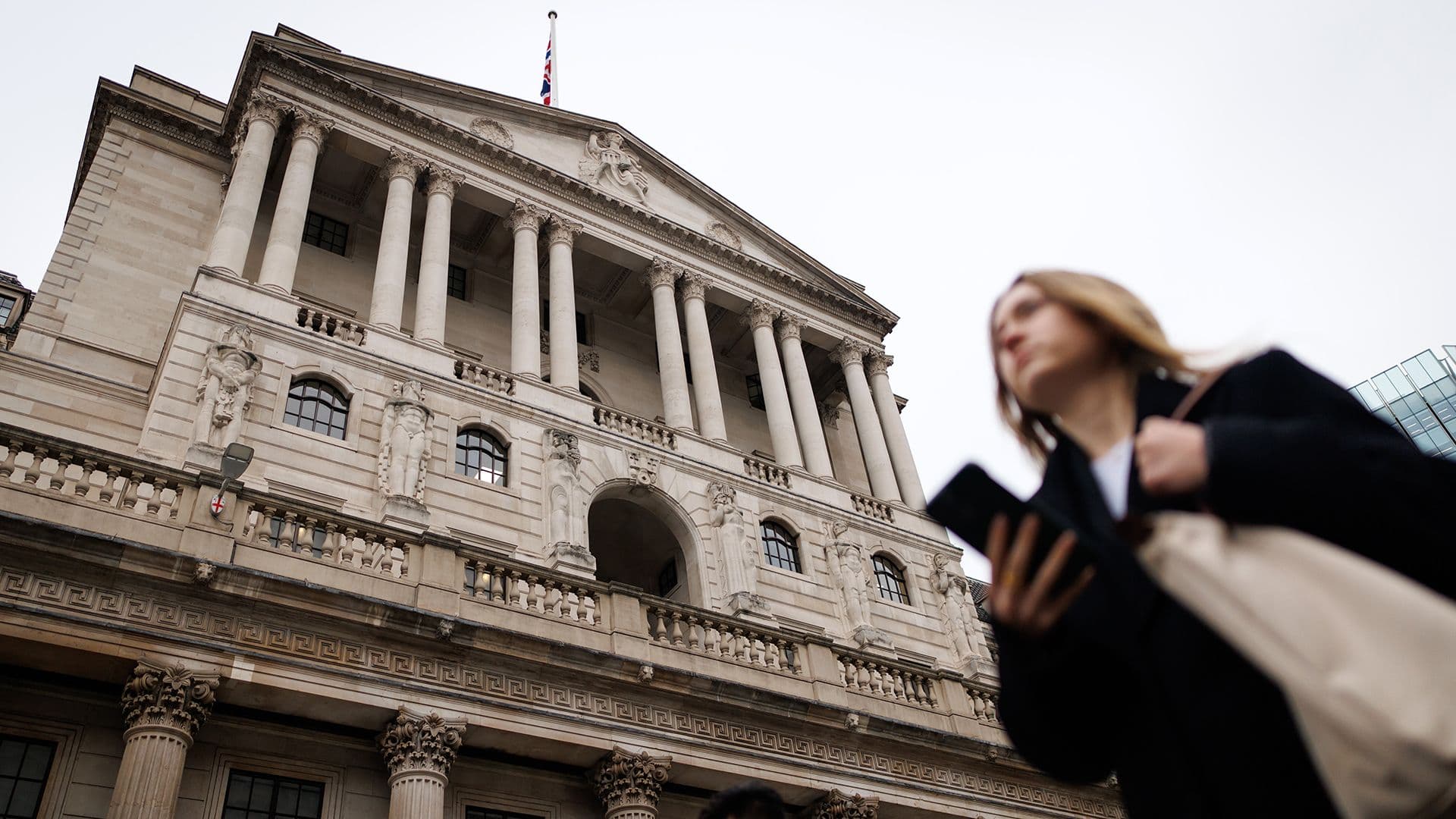 Bank of England Holds Rates Amid Inflation Balancing Act