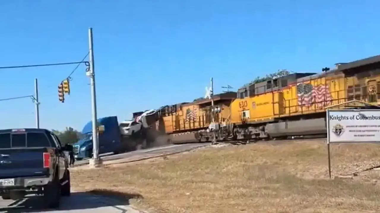 Texas Train Destroys Lorry Carrying Vehicles at Level Crossing
