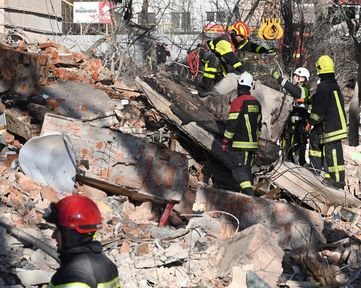 Russian Missile Strike Kills 26 in Western Ukraine, Raising Economic Alarms