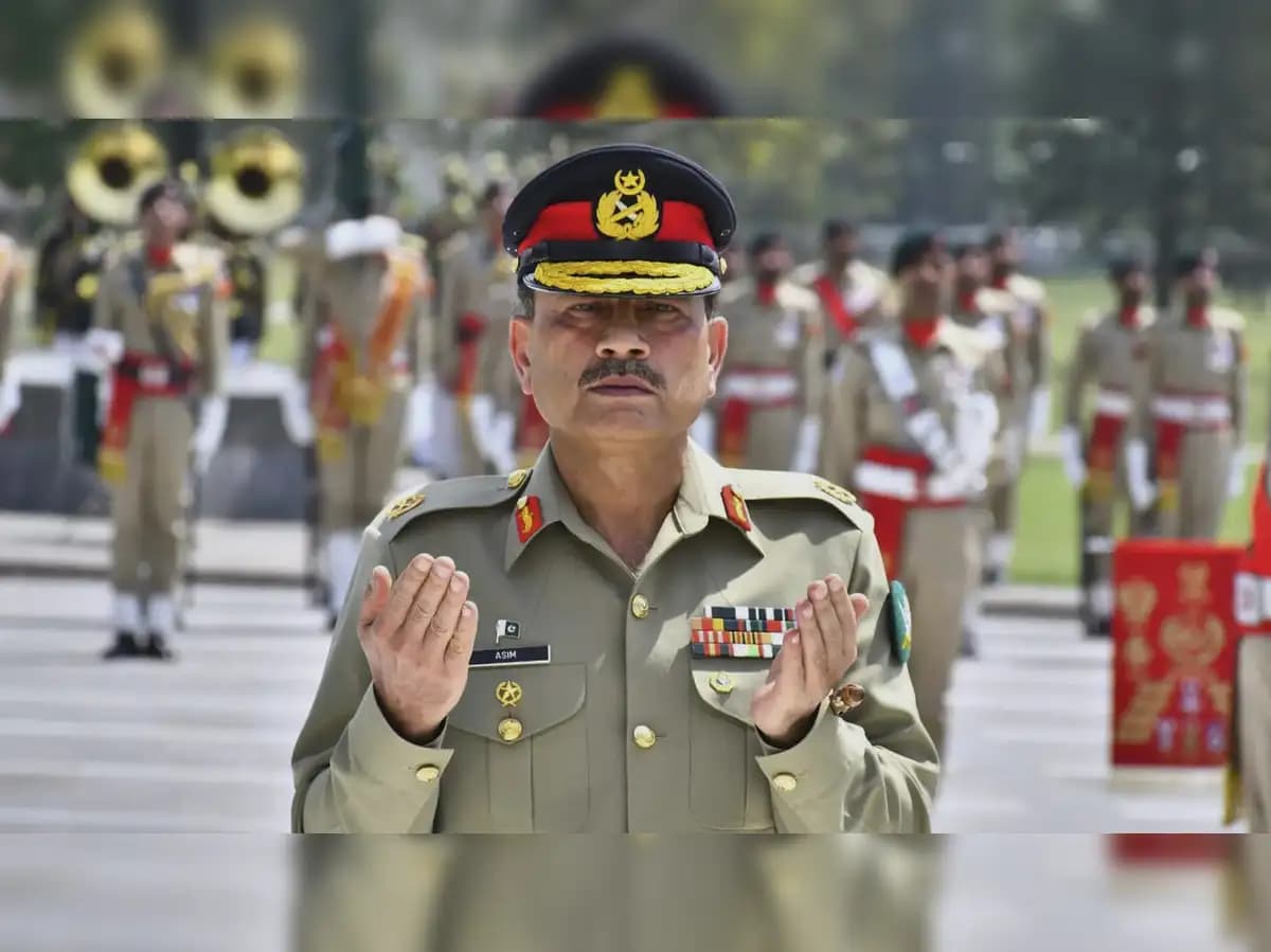 Pakistan Cements Military Power With New Law Granting Army Chief Immunity