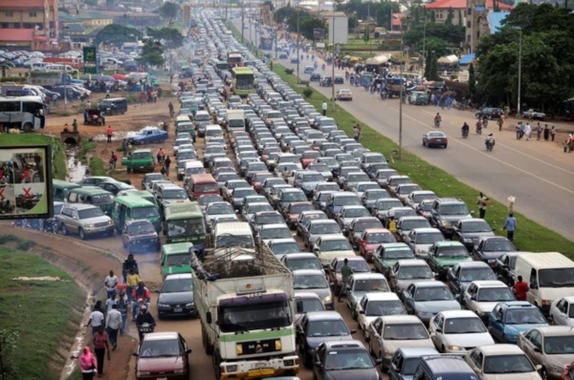 10-Hour Traffic Nightmare on Nakuru–Nairobi Highway Prompts KeNHA Advisory